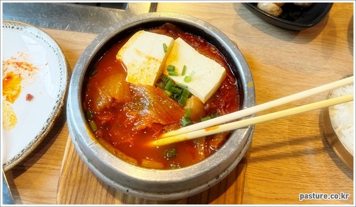 돼지고기 김치찌개 레시피와 칼로리 정보를 한 번에 알아보는 방법