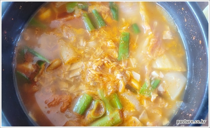 참치김치찌개 간단한 레시피와 칼로리 정보로 맛있게 즐기는 법